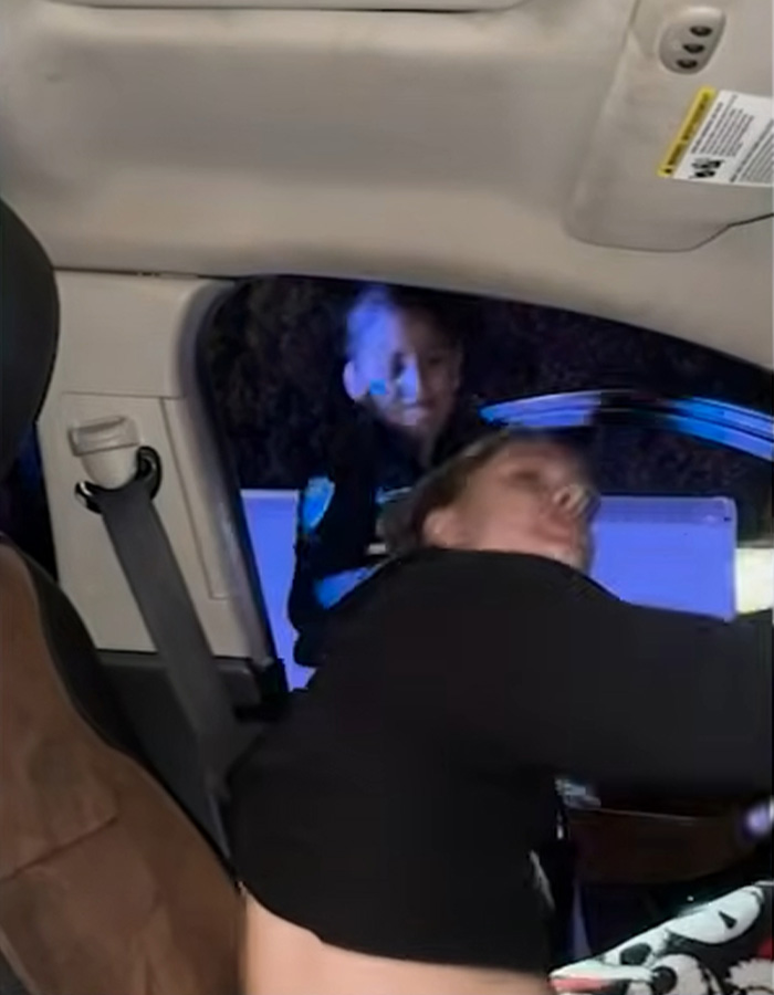 Female Cop Urged To Quit After Horrific Viral Footage Shows Her Brutally Beating High School Boy Female Cop Urged To Quit After Horrific Viral Footage Shows Her Brutally Beating High School Boy