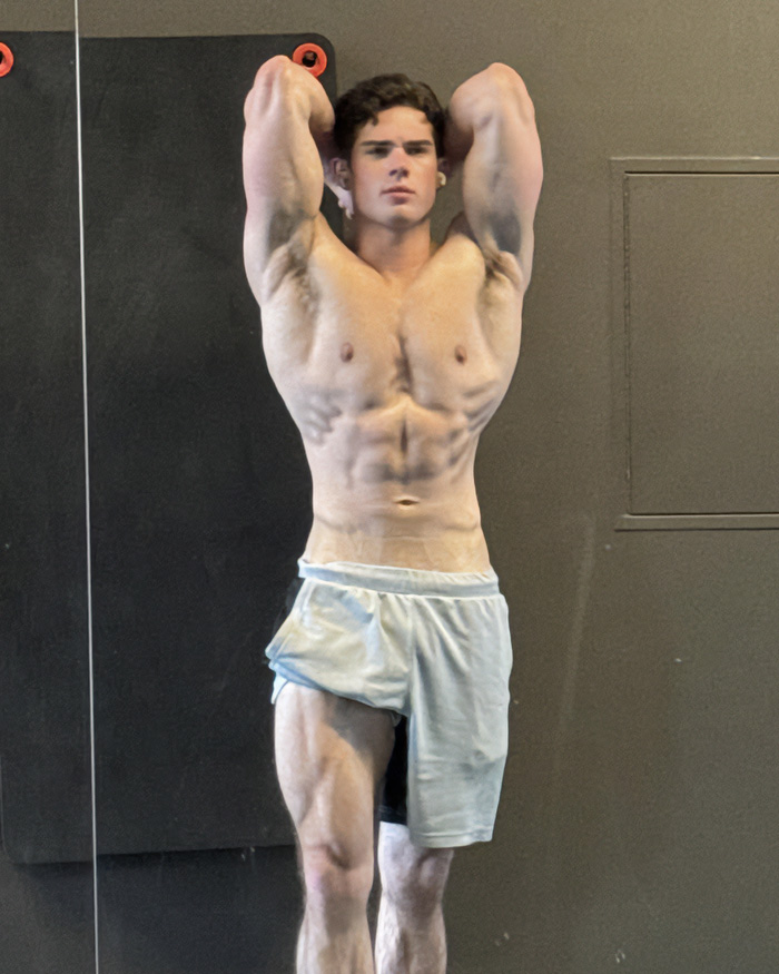 “Looksmaxxing” Influencer Clavicular’s Transformation After Allegedly Quitting Testosterone Stuns Netizens “Looksmaxxing” Influencer Clavicular’s Transformation After Allegedly Quitting Testosterone Stuns Netizens