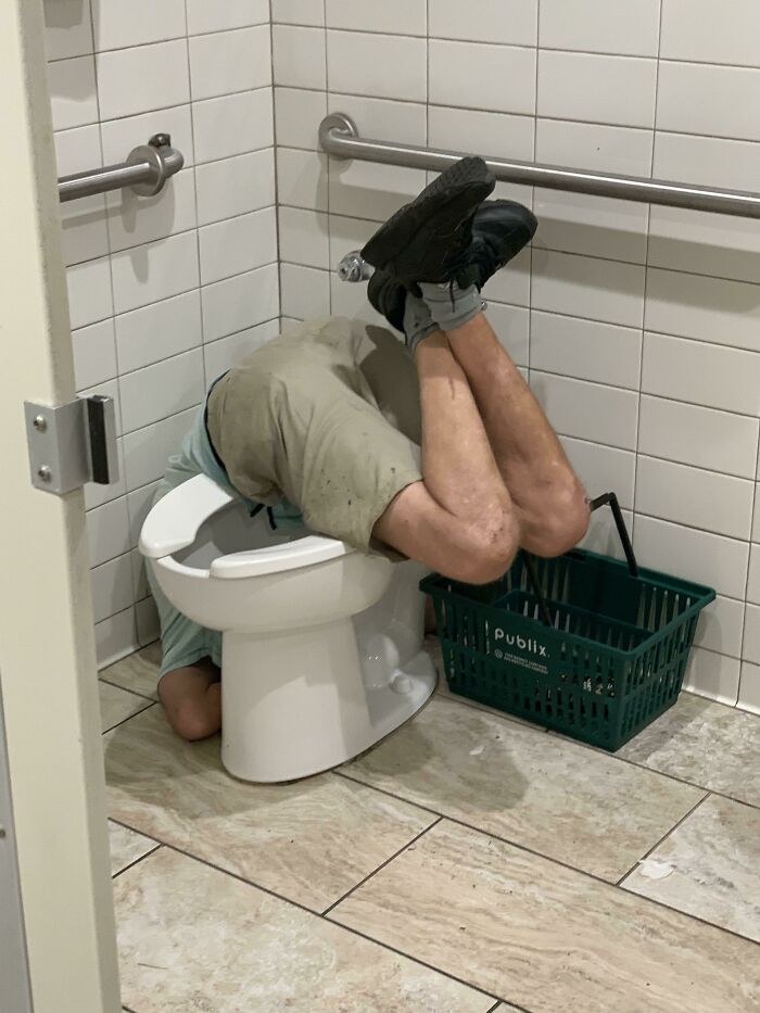 “Why Is This Here?”: 66 Things People Discovered Hidden In Plain Sight At Work “Why Is This Here?”: 66 Things People Discovered Hidden In Plain Sight At Work
