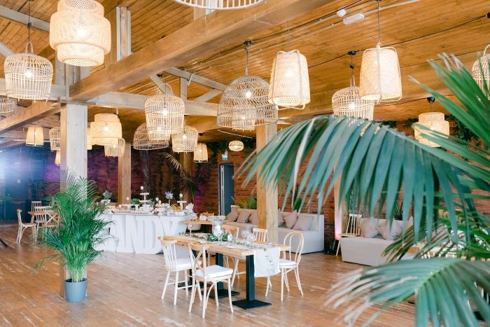 Bride Slams Airbnb Owner For A “Morally Bankrupt” Move That Ruined Her Wedding Plans Bride Slams Airbnb Owner For A “Morally Bankrupt” Move That Ruined Her Wedding Plans