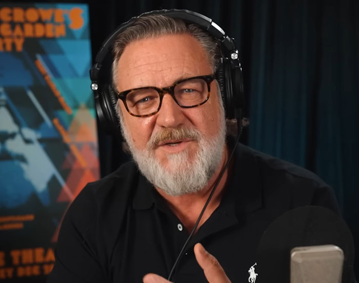 Russell Crowe Breaks Silence With Scathing Retort After Stern Demeanor With Fans Was Captured In Viral Video Russell Crowe Breaks Silence With Scathing Retort After Stern Demeanor With Fans Was Captured In Viral Video