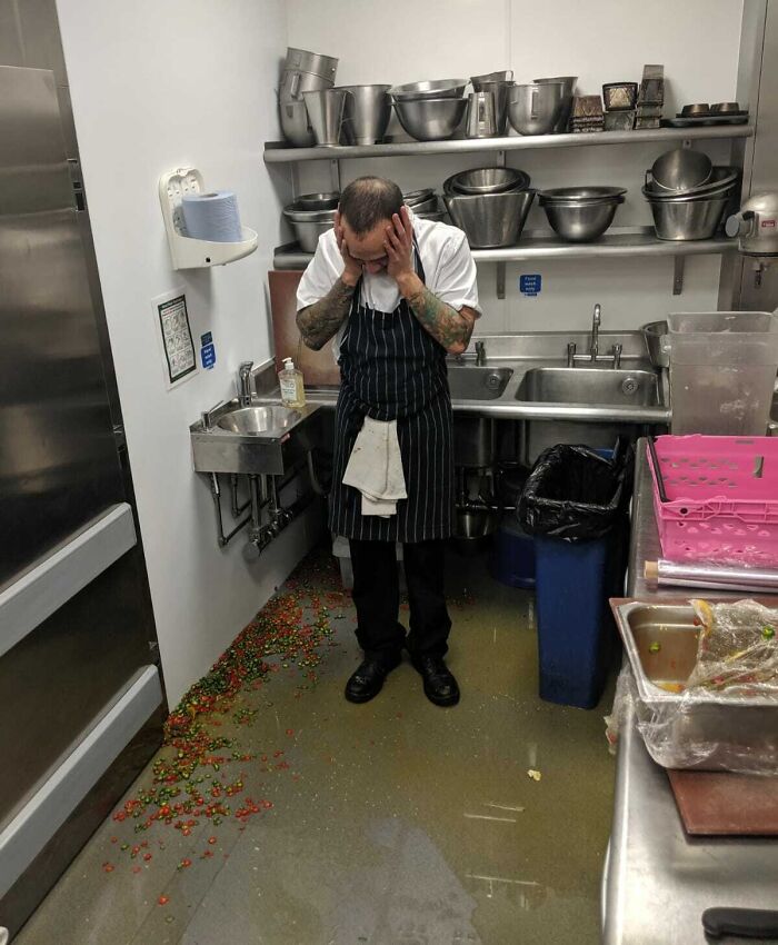 &ldquo;I&rsquo;m Never Going To Financially Recover From This&rdquo;: 74 Hilariously Bad Kitchen Fails (New Pics)