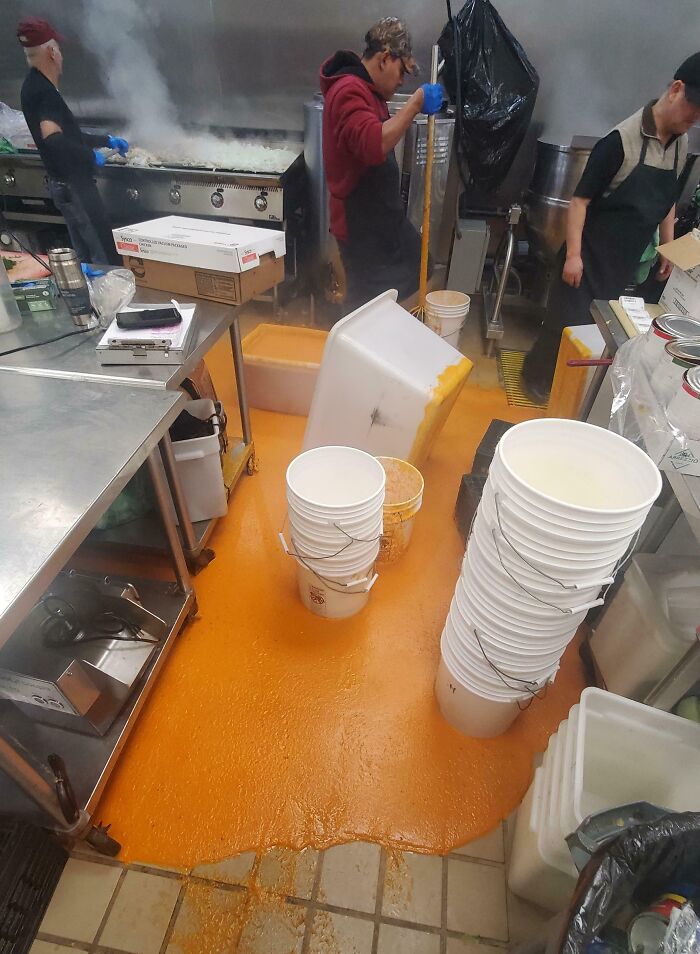 &ldquo;I&rsquo;m Never Going To Financially Recover From This&rdquo;: 74 Hilariously Bad Kitchen Fails (New Pics)