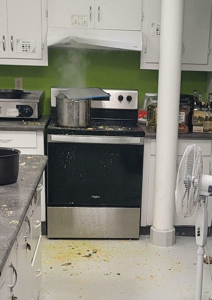 &ldquo;I&rsquo;m Never Going To Financially Recover From This&rdquo;: 74 Hilariously Bad Kitchen Fails (New Pics)