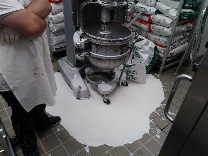 &ldquo;I&rsquo;m Never Going To Financially Recover From This&rdquo;: 74 Hilariously Bad Kitchen Fails (New Pics)