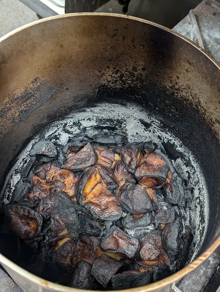 &ldquo;I&rsquo;m Never Going To Financially Recover From This&rdquo;: 74 Hilariously Bad Kitchen Fails (New Pics)