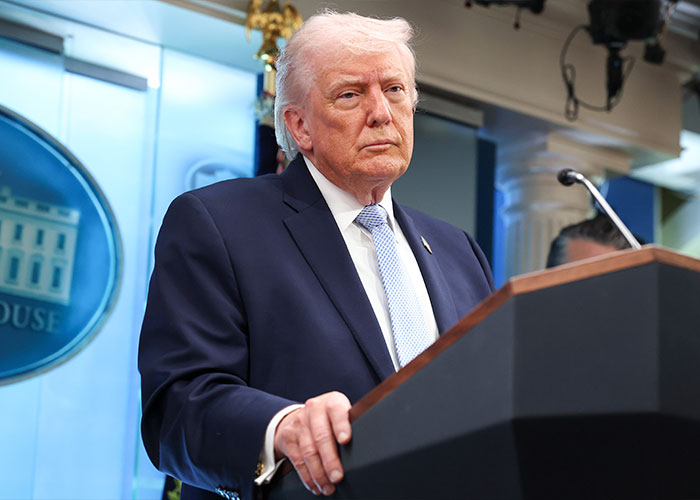 Ex‑White House Doctors Sound Alarm As President Trump Returns To Hospital For Third Time In 13 Months Ex‑White House Doctors Sound Alarm As President Trump Returns To Hospital For Third Time In 13 Months