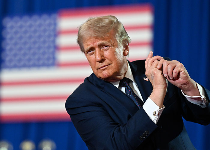 Ex‑White House Doctors Sound Alarm As President Trump Returns To Hospital For Third Time In 13 Months Ex‑White House Doctors Sound Alarm As President Trump Returns To Hospital For Third Time In 13 Months