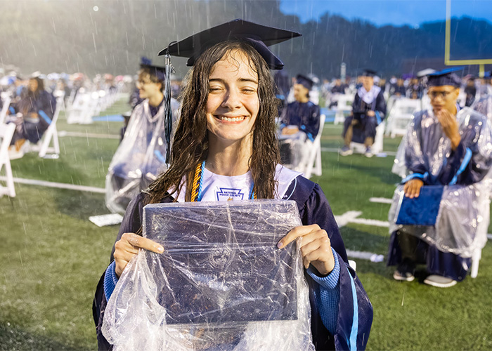 Parents Call Out High School Over Graduation In Pouring Rain, But Netizens Have Little Sympathy