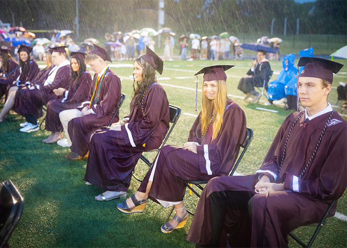 Parents Call Out High School Over Graduation In Pouring Rain, But Netizens Have Little Sympathy