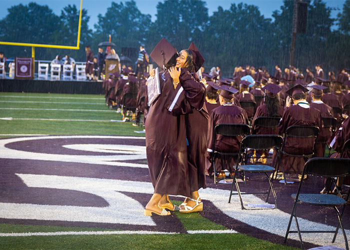 Parents Call Out High School Over Graduation In Pouring Rain, But Netizens Have Little Sympathy