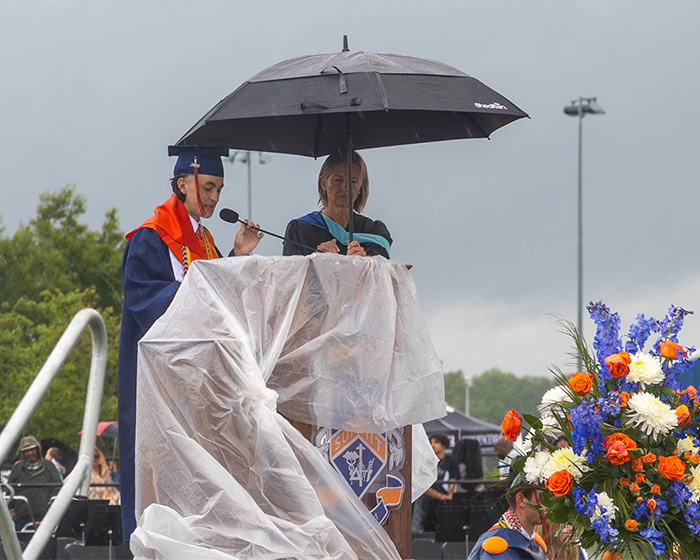 Parents Call Out High School Over Graduation In Pouring Rain, But Netizens Have Little Sympathy