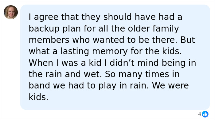 Parents Call Out High School Over Graduation In Pouring Rain, But Netizens Have Little Sympathy