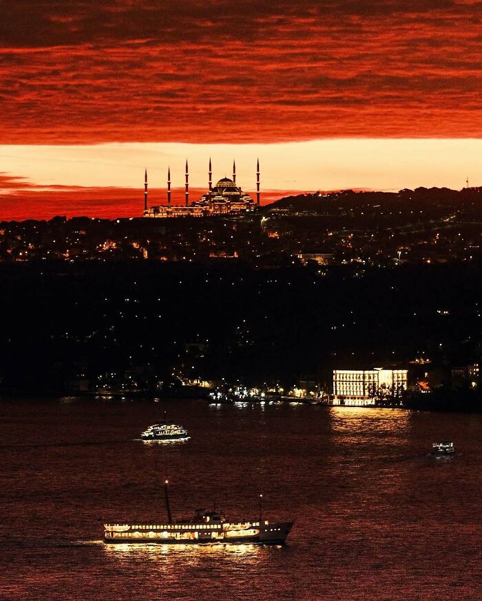 68 Folks Share The Nighttime Photos That Made Them Realize How Small We Truly Are