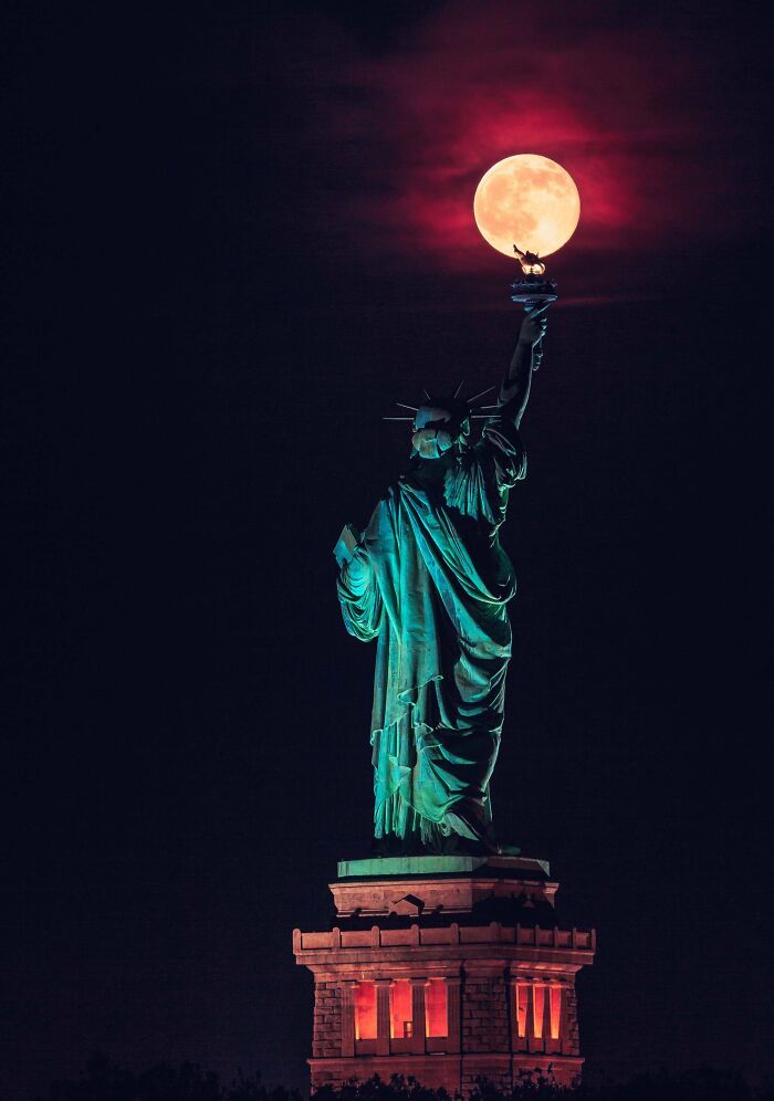 68 Folks Share The Nighttime Photos That Made Them Realize How Small We Truly Are