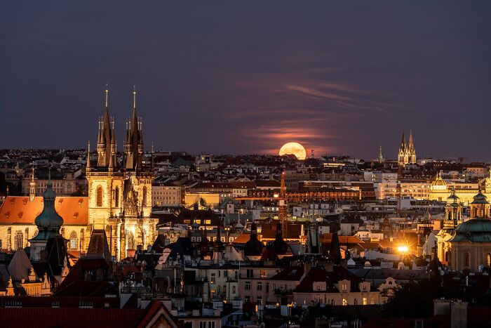 68 Folks Share The Nighttime Photos That Made Them Realize How Small We Truly Are
