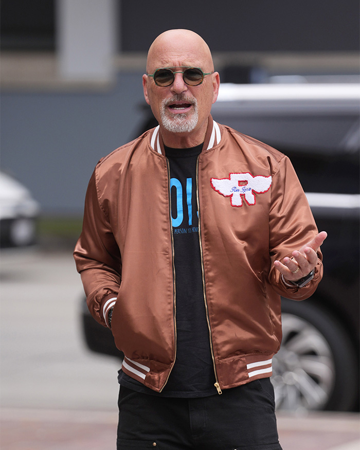 Fans Have A Lot To Say After Howie Mandel Took Extreme Measures When Meeting Adult Star Sophie Rain Fans Have A Lot To Say After Howie Mandel Took Extreme Measures When Meeting Adult Star Sophie Rain