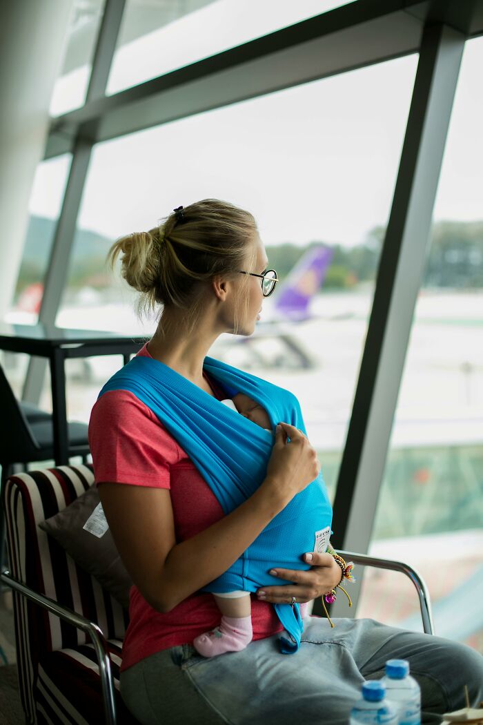 20 Things Plane Passengers Do That They Think Are Safe But They&rsquo;re Not
