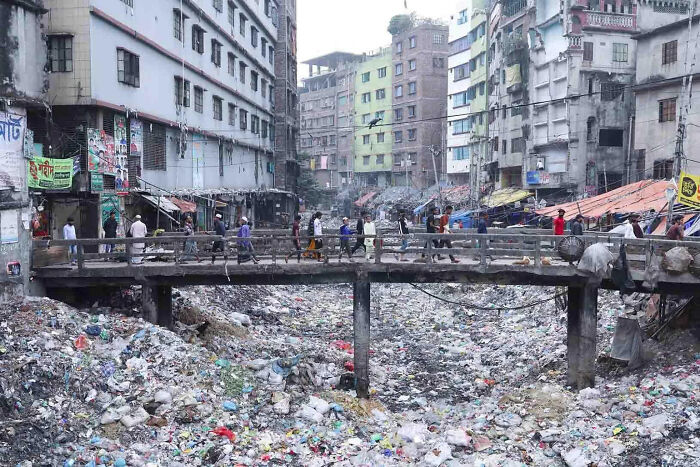 132 Pictures Of &lsquo;Urban Hell&rsquo; That Have No Soul And Are Weirdly Eerie (New Pics)