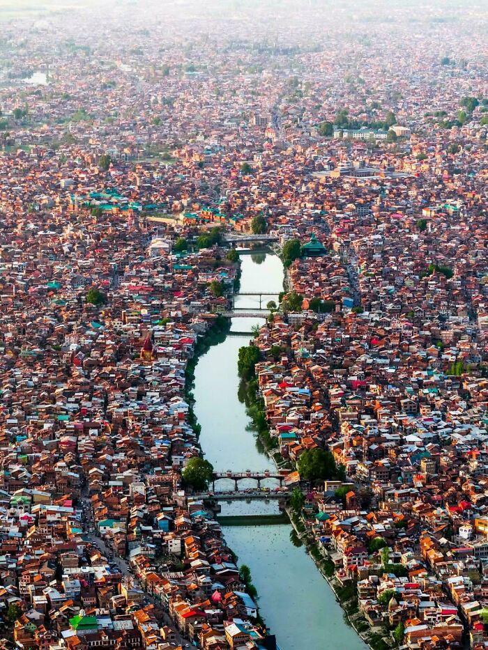 132 Pictures Of &lsquo;Urban Hell&rsquo; That Have No Soul And Are Weirdly Eerie (New Pics)
