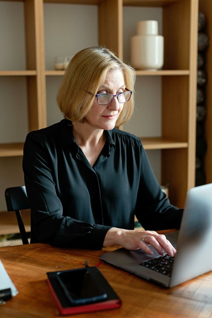 55 Employees Who Learned The Hard Way To Double-Check Before Hitting &lsquo;Reply All&rsquo;