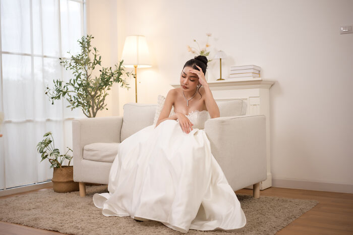 “She Slapped Me”: 57 Brides Who Turned Into Monsters On Their Special Day