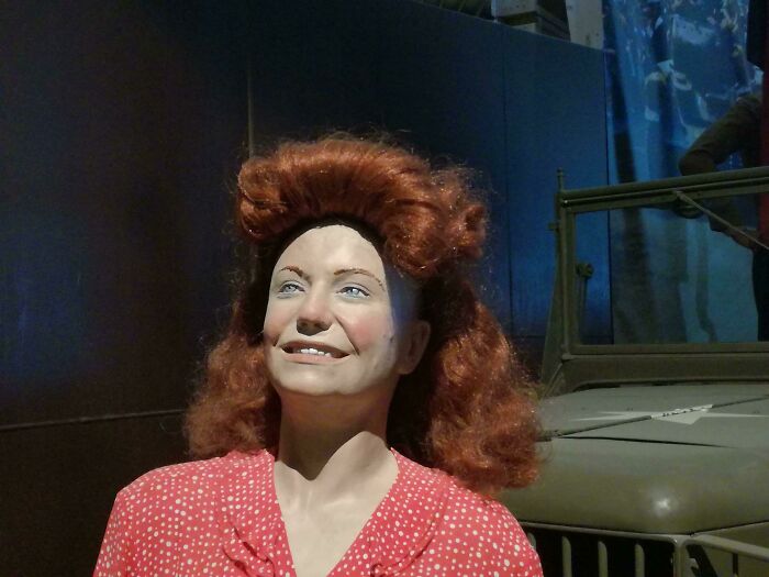 48 Celebrity Wax Figures From Sculptors Who Probably Have Never Seen A Famous Person Ever 48 Celebrity Wax Figures From Sculptors Who Probably Have Never Seen A Famous Person Ever