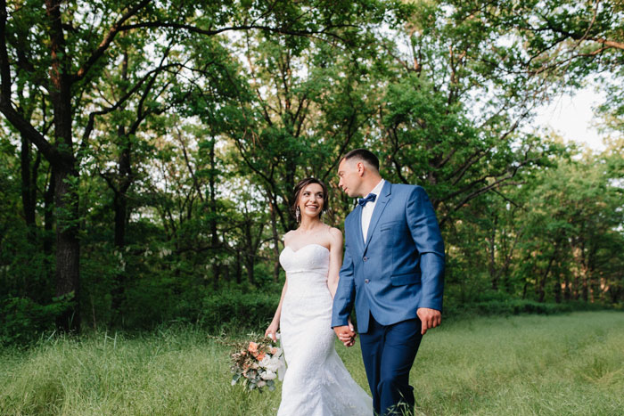 Couple Calls Their Wedding “Unique”, But Guests Say It Feels Like An Unorganized Weekend Getaway Couple Calls Their Wedding “Unique”, But Guests Say It Feels Like An Unorganized Weekend Getaway