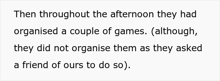 Couple Calls Their Wedding “Unique”, But Guests Say It Feels Like An Unorganized Weekend Getaway Couple Calls Their Wedding “Unique”, But Guests Say It Feels Like An Unorganized Weekend Getaway