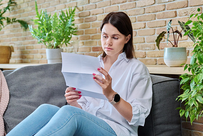 Woman Finds Boyfriend’s Ex’s Warning Note Hidden In His House, Realizes She Might Be Right Woman Finds Boyfriend’s Ex’s Warning Note Hidden In His House, Realizes She Might Be Right
