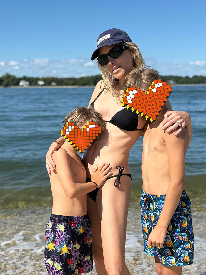 Jason Biggs’ Soon-To-Be Ex-Wife Deletes Caption After Posting Bedroom Photos With 12YO Son Jason Biggs’ Soon-To-Be Ex-Wife Deletes Caption After Posting Bedroom Photos With 12YO Son