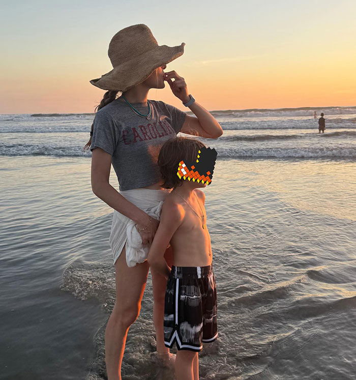 Jason Biggs’ Soon-To-Be Ex-Wife Deletes Caption After Posting Bedroom Photos With 12YO Son Jason Biggs’ Soon-To-Be Ex-Wife Deletes Caption After Posting Bedroom Photos With 12YO Son