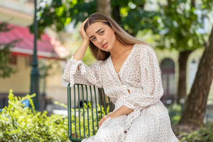 Bride Repeatedly Targets Her Own Sister During Wedding Prep, Pushes Her Away For Good After Ceremony Bride Repeatedly Targets Her Own Sister During Wedding Prep, Pushes Her Away For Good After Ceremony