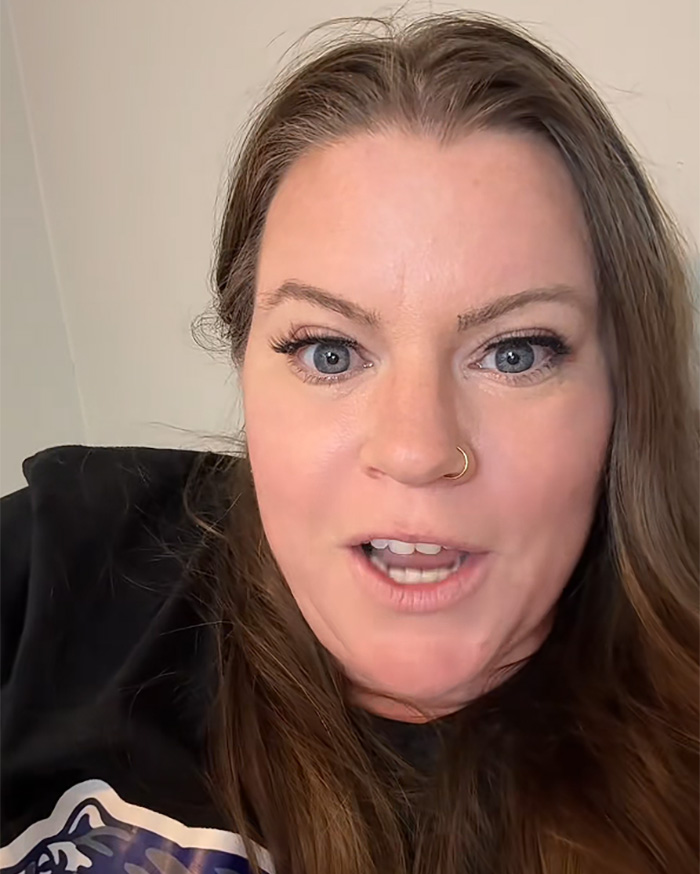 Woman Finds Kids Alone In Hot Car And Allegedly Gets Slapped By Their Mom After Calling For Help