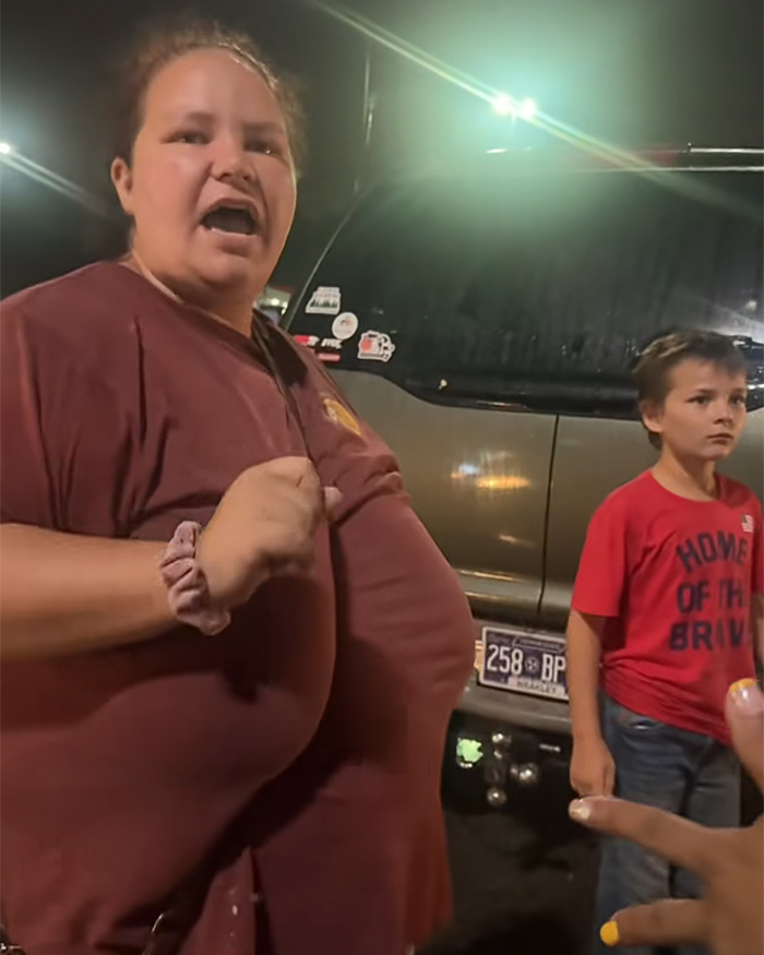 Woman Finds Kids Alone In Hot Car And Allegedly Gets Slapped By Their Mom After Calling For Help