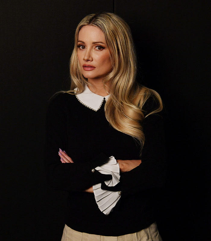 Holly Madison Reveals What Life Was Really Like Behind The Gates Of The Mansion: “A Little Bit Scary” Holly Madison Reveals What Life Was Really Like Behind The Gates Of The Mansion: “A Little Bit Scary”
