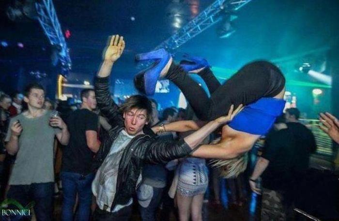 29 Hilarious And Slightly Cursed Nightclub Photos