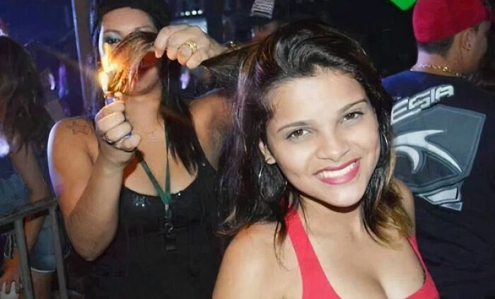 29 Hilarious And Slightly Cursed Nightclub Photos