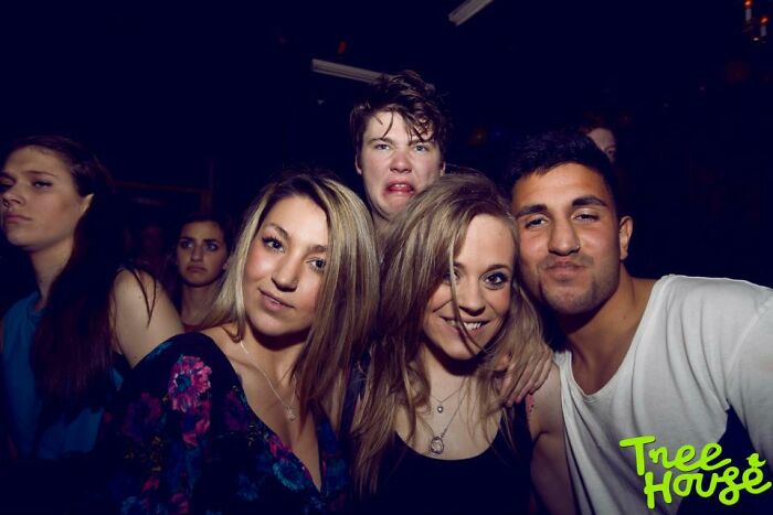 29 Hilarious And Slightly Cursed Nightclub Photos