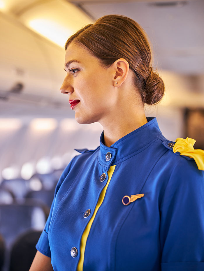 Entitled Mother Tries To Force Toddler Out Of Paid Seat, And The Flight Attendant’s Move Is Pure Satisfaction