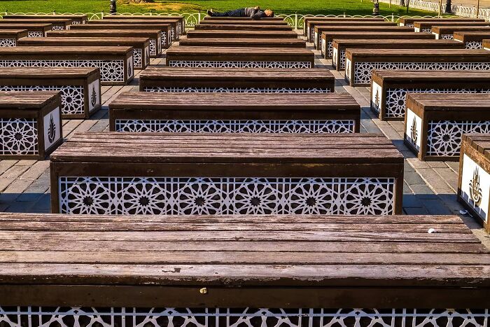 80 Street Photos By Dan Morris That Capture Cities From Perspectives Most People Miss