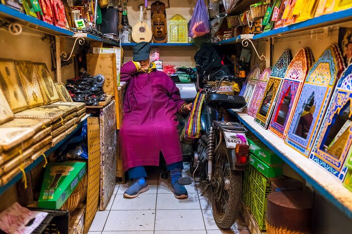 80 Street Photos By Dan Morris That Capture Cities From Perspectives Most People Miss