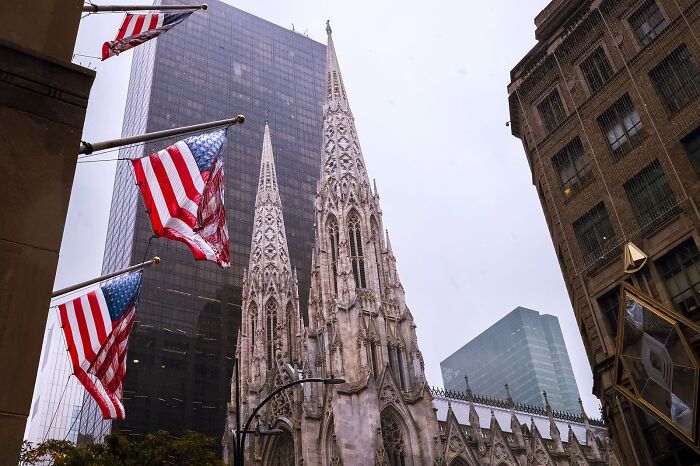 80 Street Photos By Dan Morris That Capture Cities From Perspectives Most People Miss