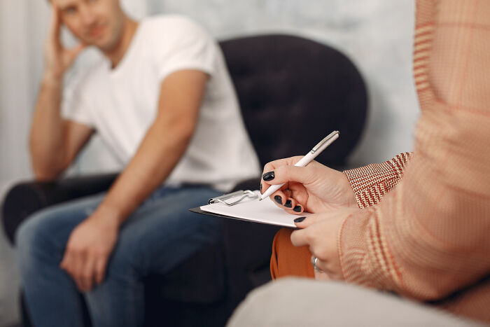 From Shocking To Absolutely Unhinged, Here Are 49 Reasons Why Folks Stopped Seeing Their Therapists
