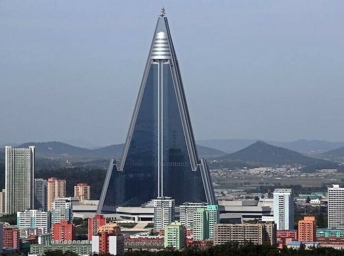 “632 Years To Build”: 15 Most Stubborn Structures In History