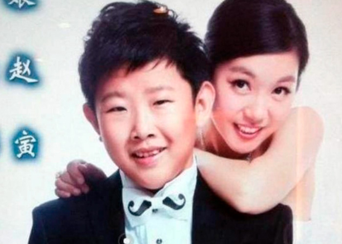Actor’s Wedding Photos Spark Vicious ‘Mother And Son’ Criticism But The Truth Forces Trolls To Eat Their Words Actor’s Wedding Photos Spark Vicious ‘Mother And Son’ Criticism But The Truth Forces Trolls To Eat Their Words