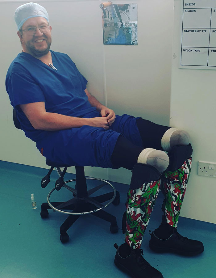 Professional Surgeon Thrown In Prison After Getting His Legs Amputated To Fulfill Intimate Desire And Lying Professional Surgeon Thrown In Prison After Getting His Legs Amputated To Fulfill Intimate Desire And Lying