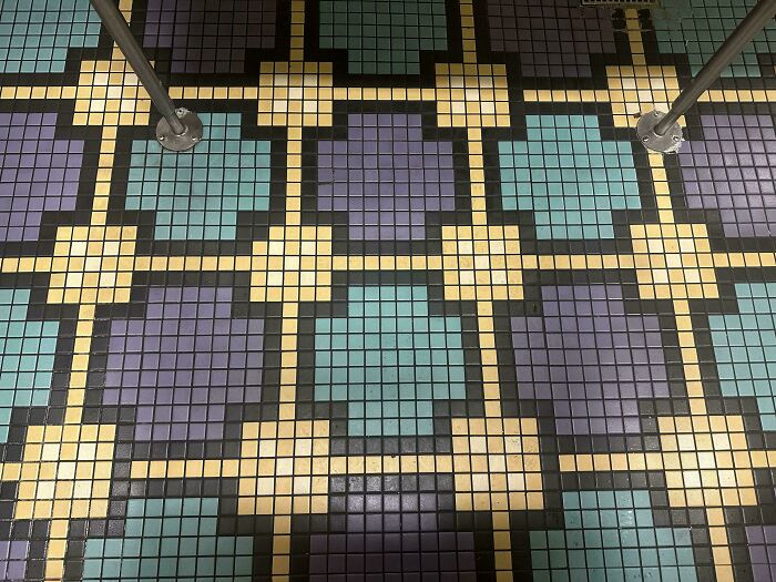 54 Extraordinary Details Hiding In Plain Sight In These Seemingly Ordinary Photos