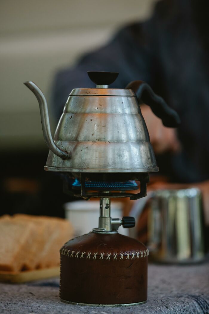 &ldquo;I Own Both A Teapot And A Tea Cosy&rdquo;: 60 Funny Ways To Tell That Someone Is British