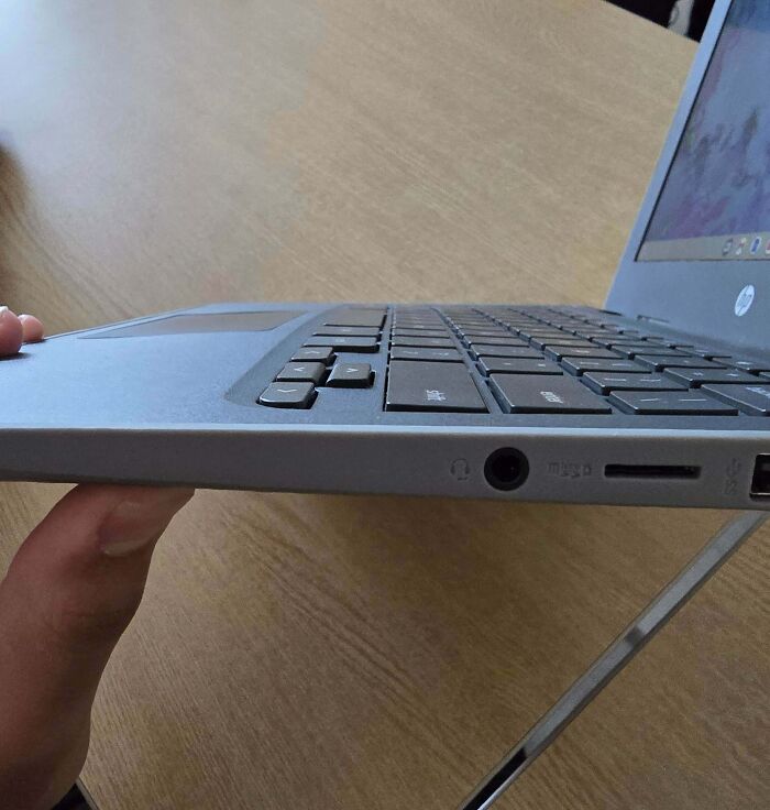 64 Risky Situations That Made People Question How These Folks Have Survived This Long